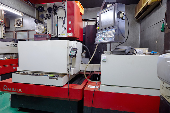 ワイヤーカット